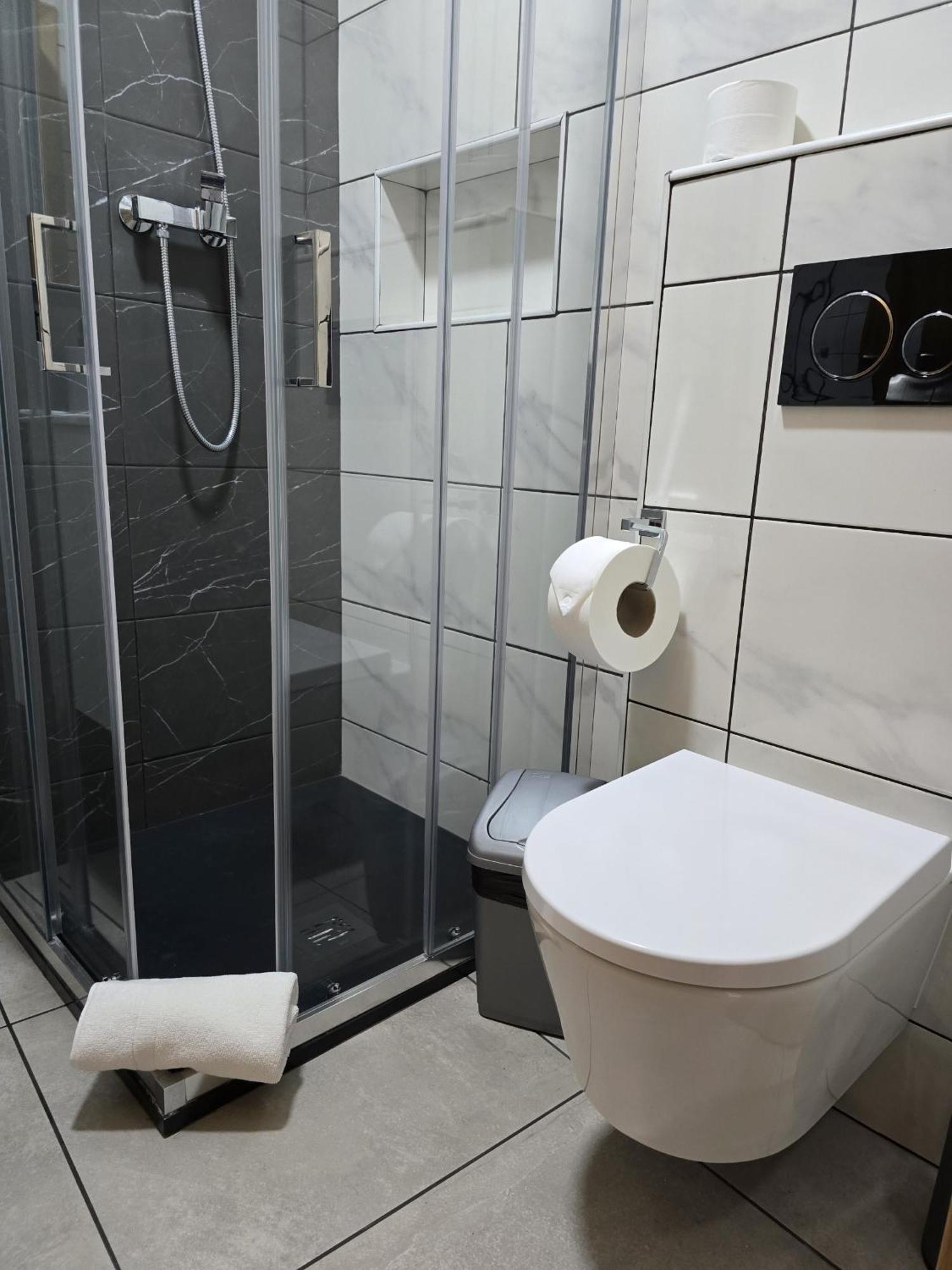 Lc'S Guesthouse Лагуш Екстер'єр фото