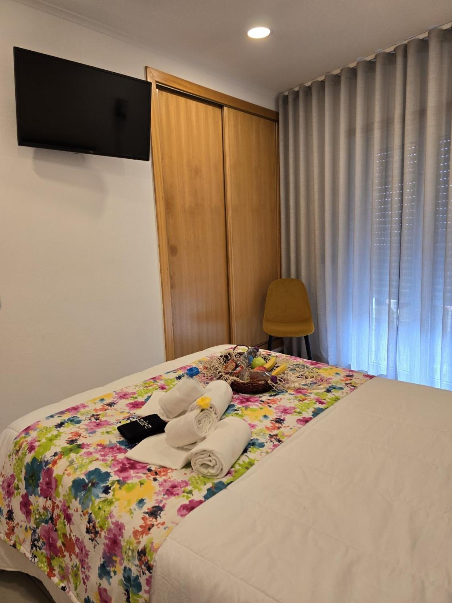 Lc'S Guesthouse Лагуш Екстер'єр фото