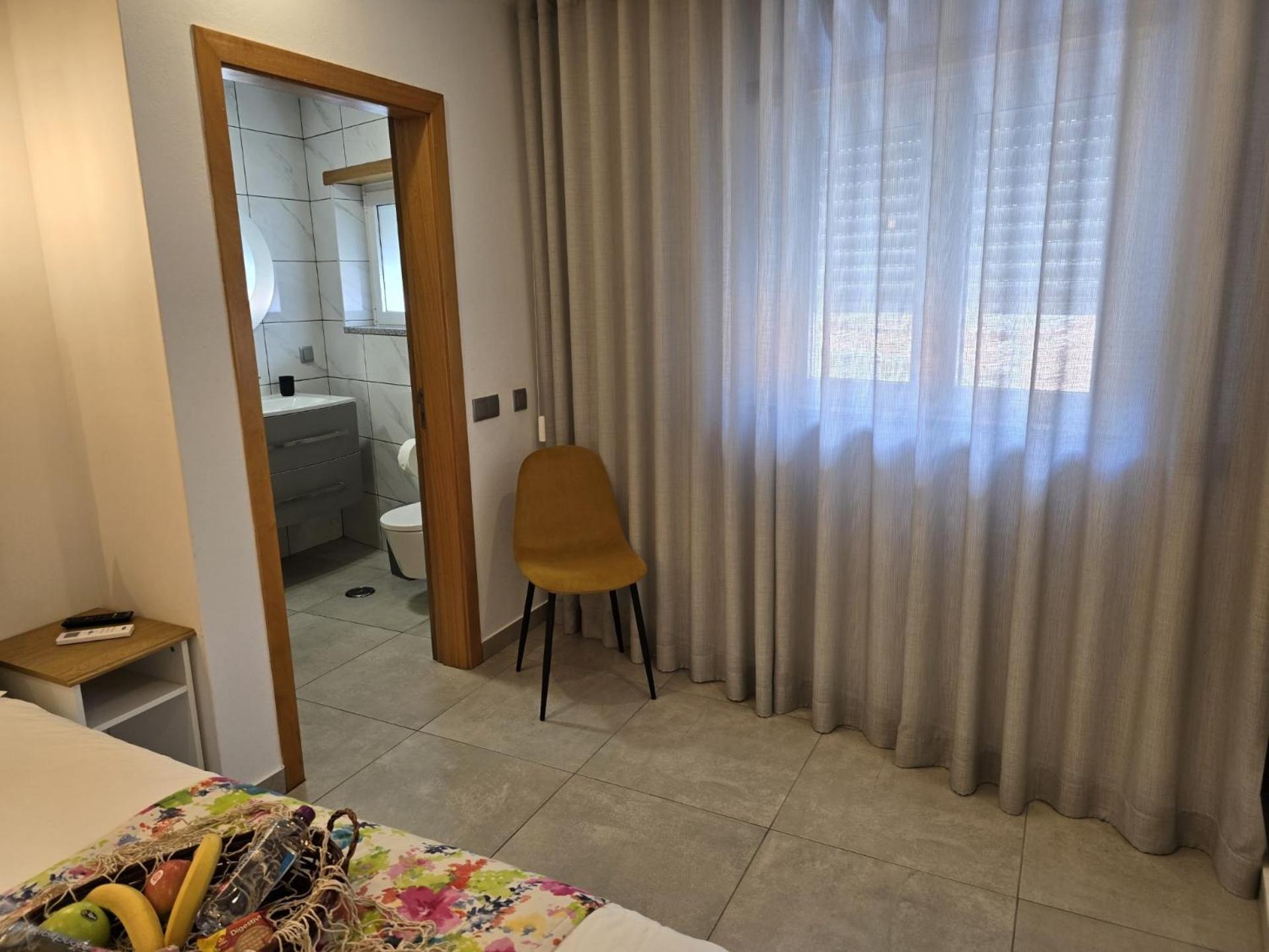 Lc'S Guesthouse Лагуш Екстер'єр фото