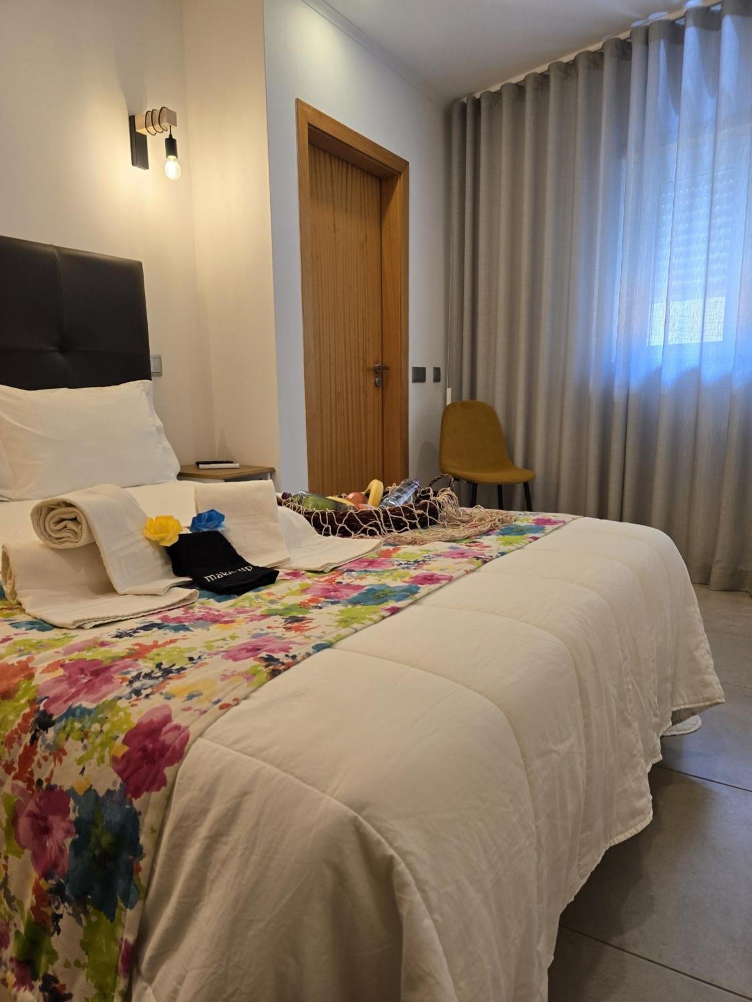 Lc'S Guesthouse Лагуш Екстер'єр фото
