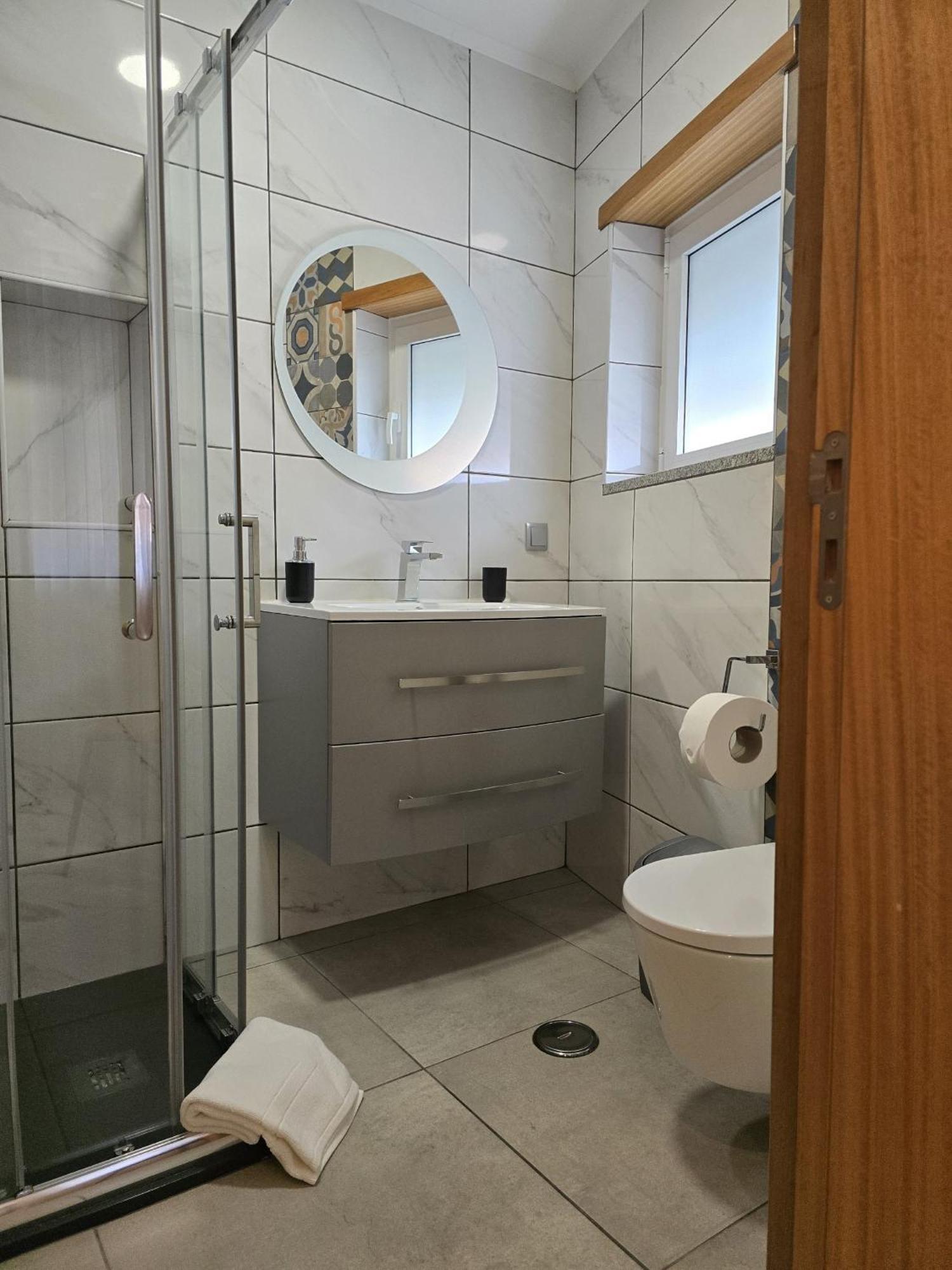 Lc'S Guesthouse Лагуш Екстер'єр фото