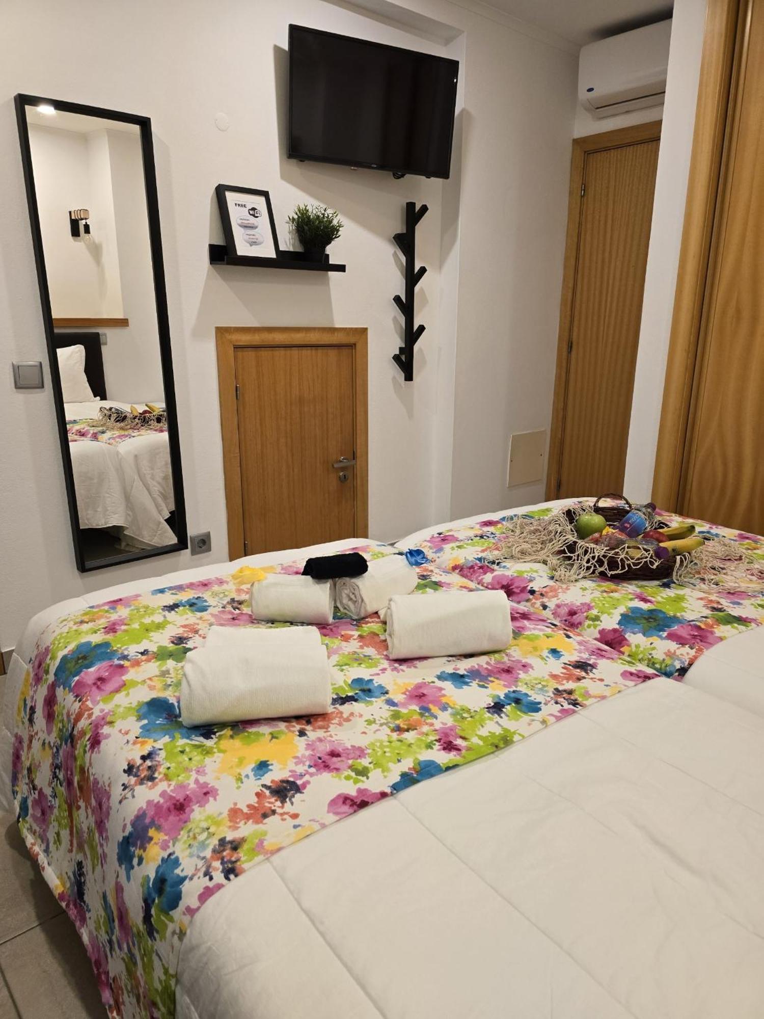 Lc'S Guesthouse Лагуш Екстер'єр фото
