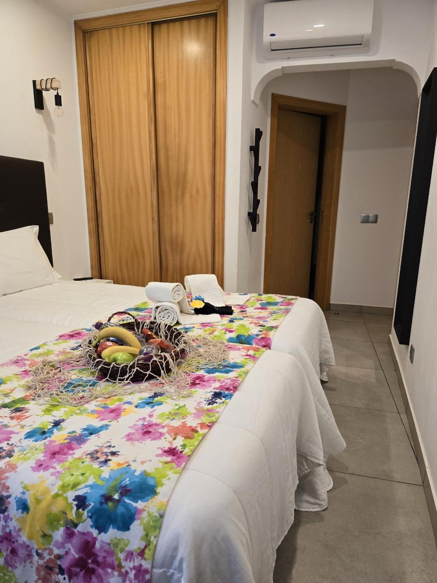 Lc'S Guesthouse Лагуш Екстер'єр фото